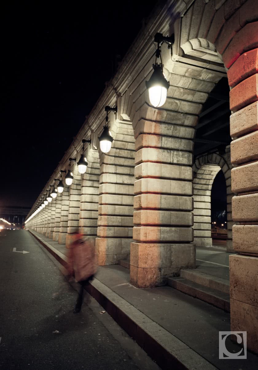 Paris – le Viaduc du métro sur le pont de Bercy Paris – le Viaduc du métro sur le pont de Bercy